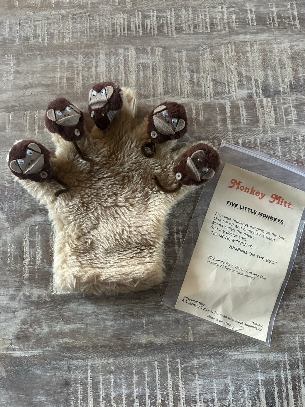 Vintage 1980 Monkey Mitt Finger Puppet 5 Little Monkeys Homeschool Teaching USA